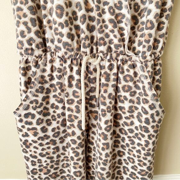 Gilli | Leopard Print Jumpsuit Elastic Waist Pockets V-neck Brown Tan Medium - Picture 5 of 8